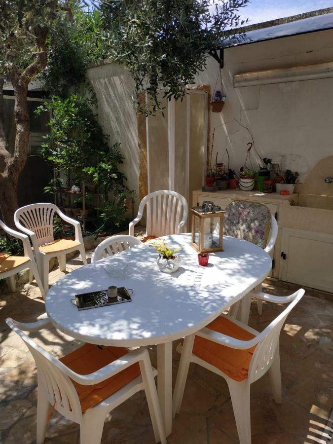 B&B Tra I Mari Del Salento Лечче Экстерьер фото