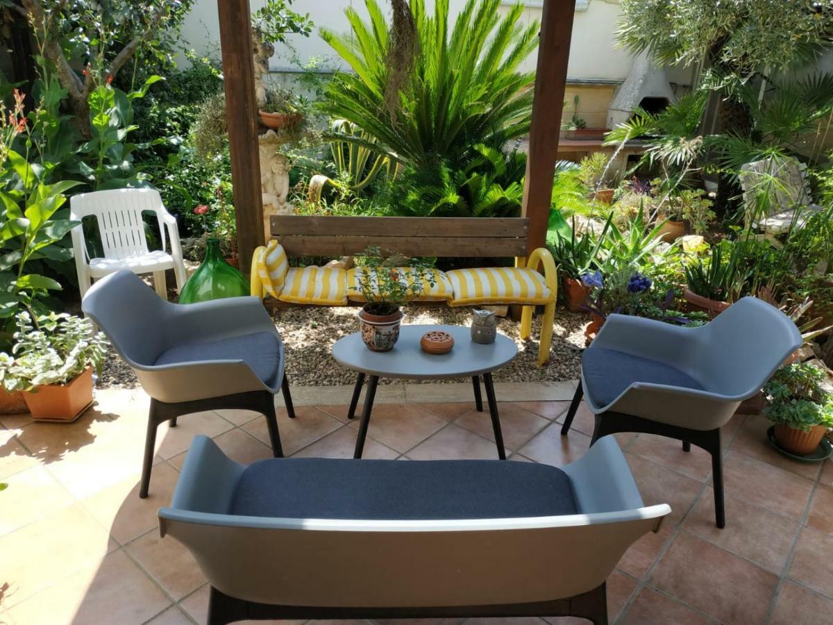 B&B Tra I Mari Del Salento Лечче Экстерьер фото
