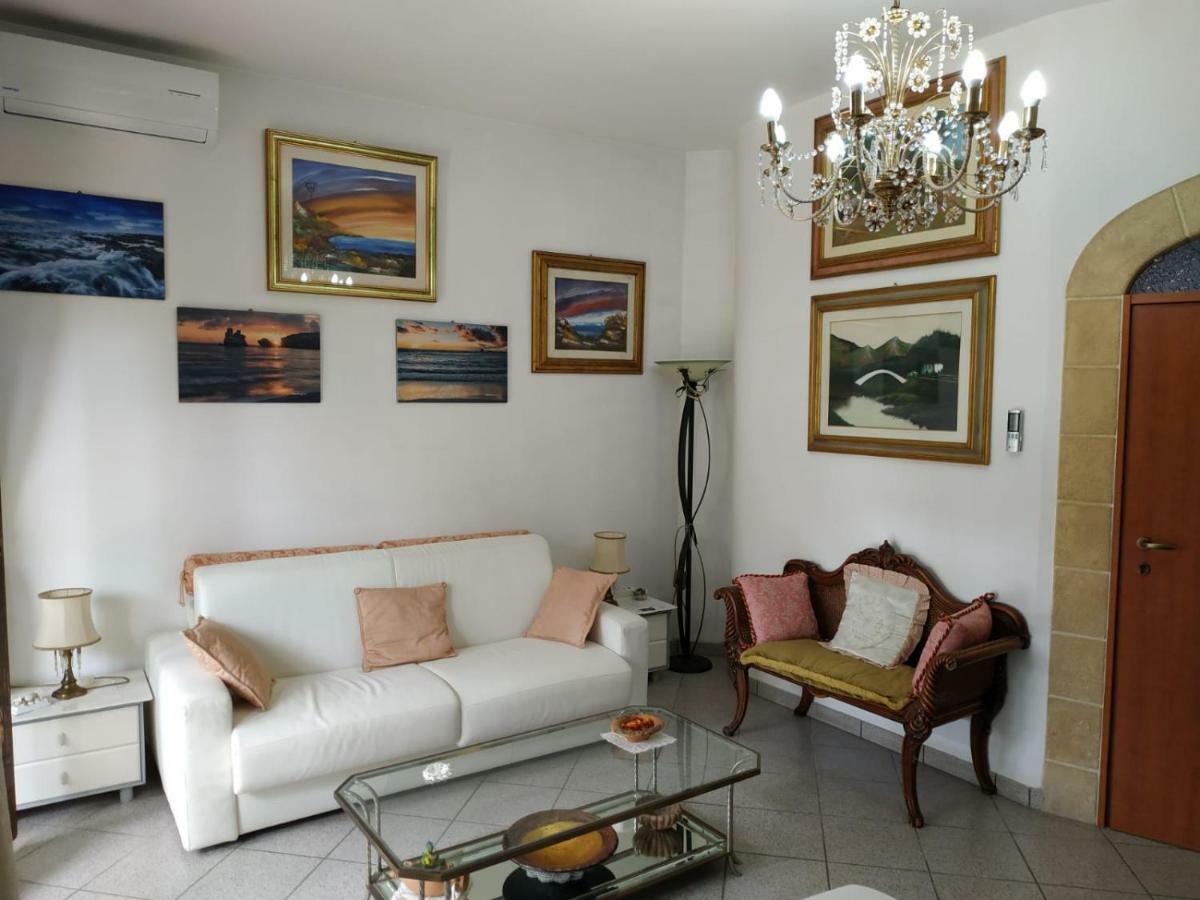 B&B Tra I Mari Del Salento Лечче Экстерьер фото